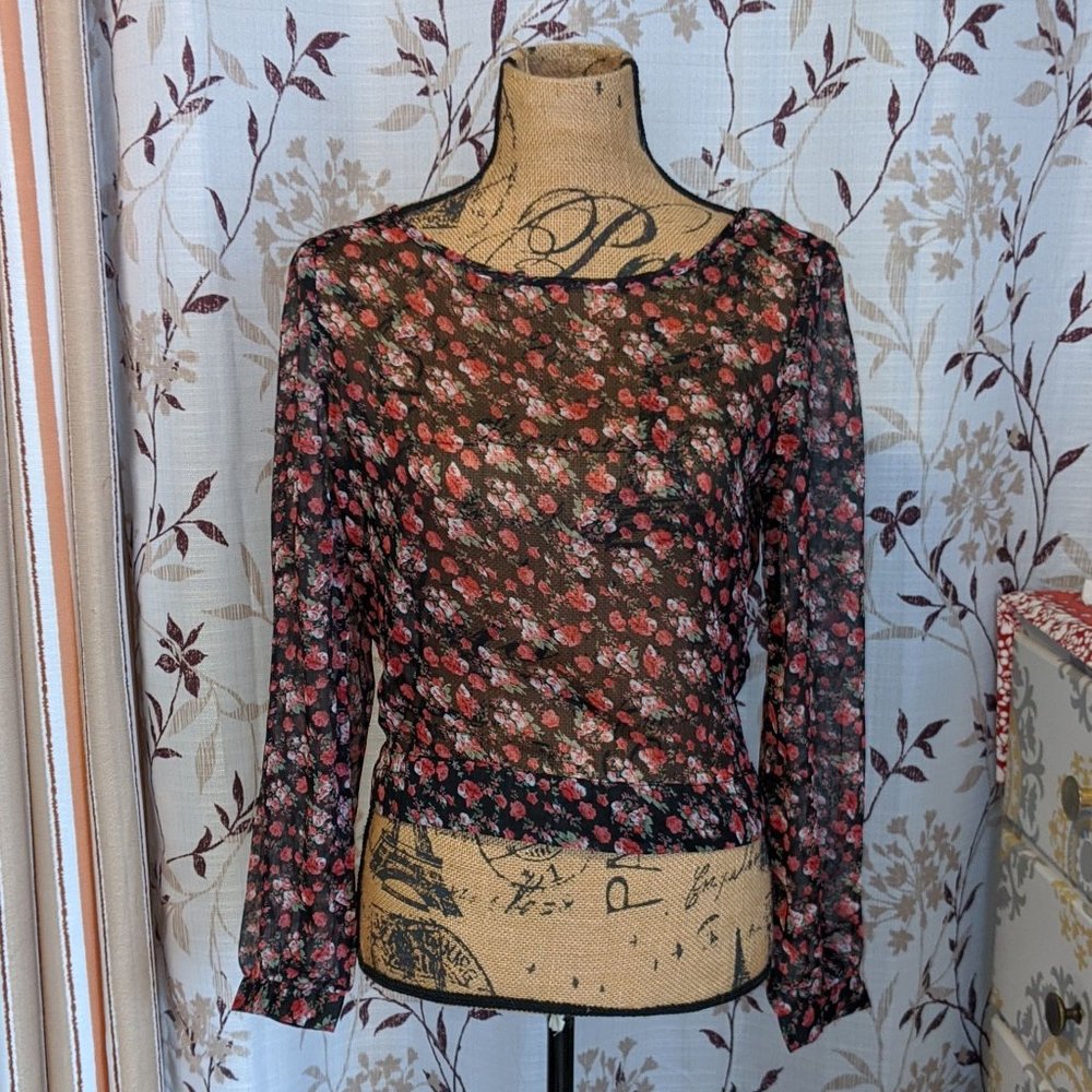 Roommates, Sheer Black&Rose Longsleeve. Size: M.